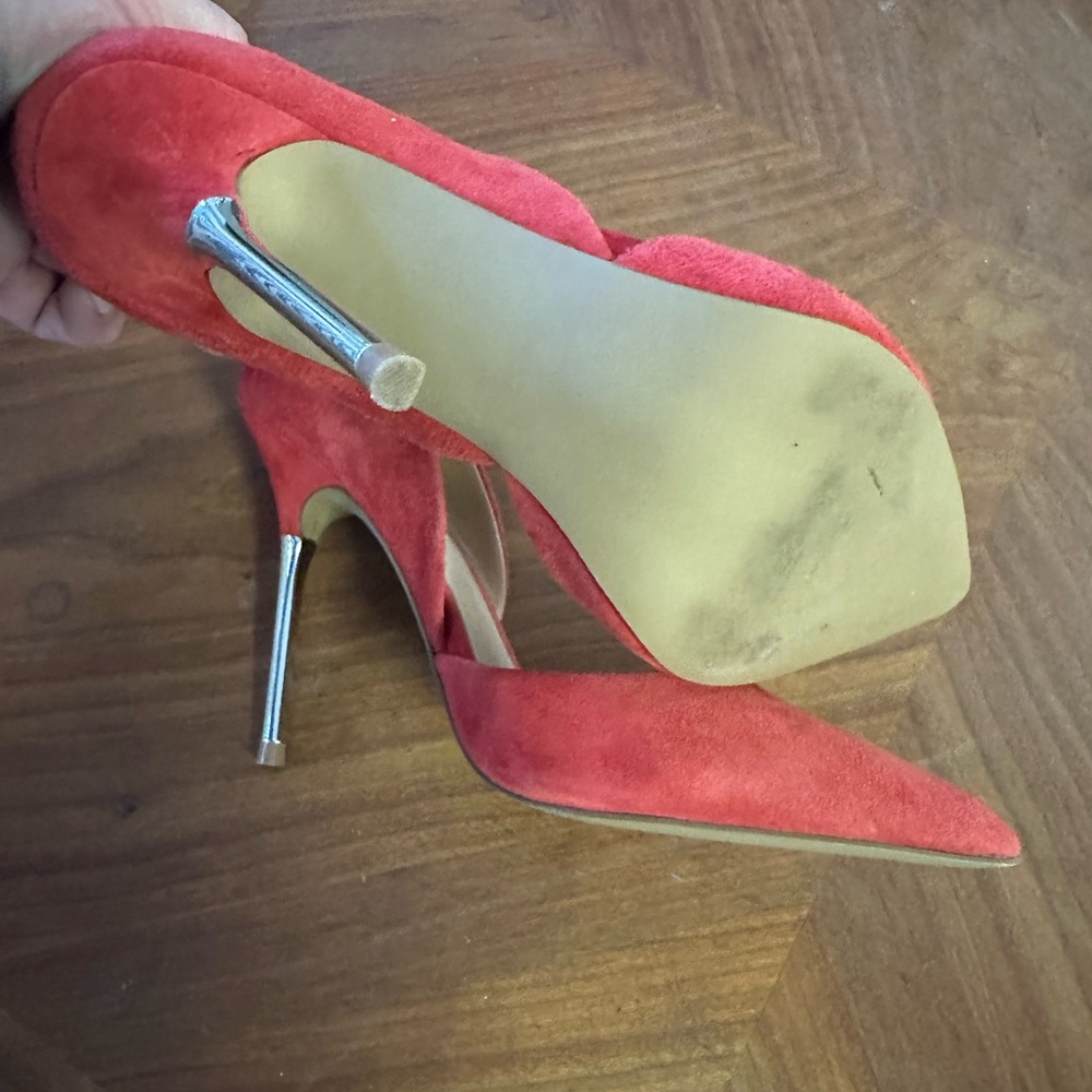 Red pumps - Picture 4 of 4